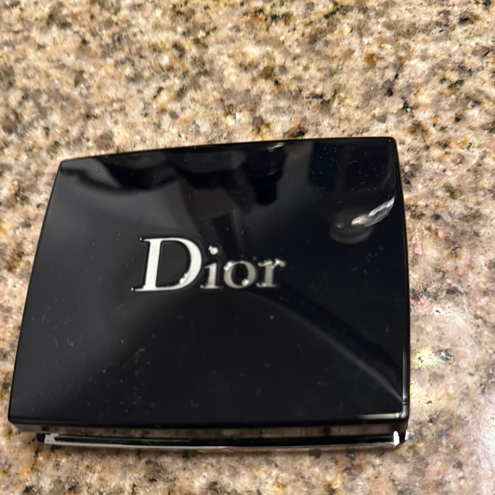 Dior Glossy Black rouge blush 475 -Rose Caprice Matte